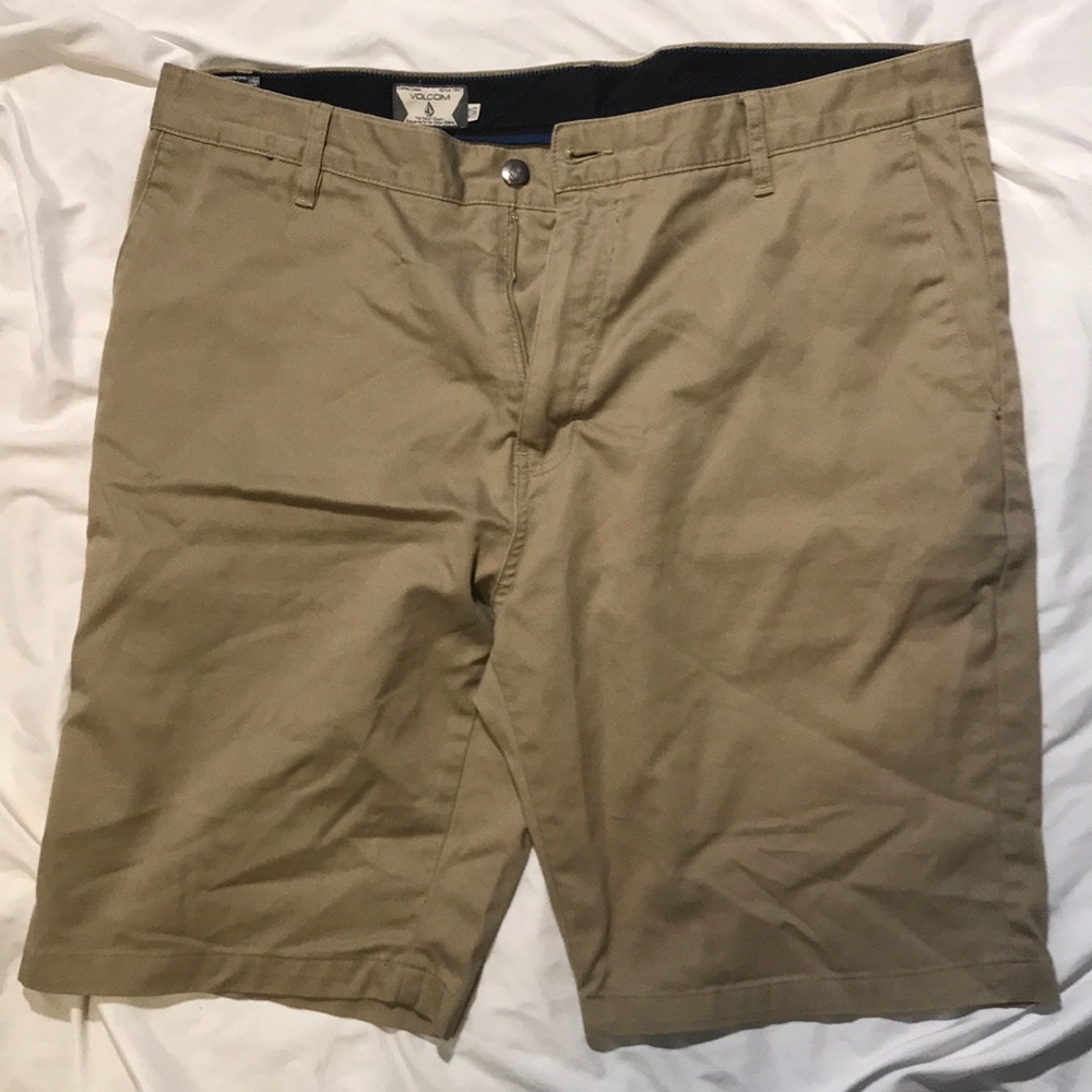 Men’s 38 Volcom Khaki Board Shorts